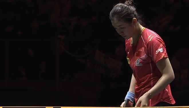 士闹剧的背 士闹剧的背